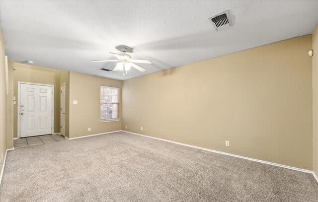 4-bedroom rental at 5519 Tomas Cir in San Antonio, TX — photo 5