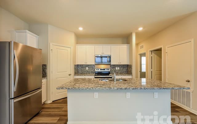 3-bedroom rental at 14335 Gunsight Pass in San Antonio, TX — photo 4