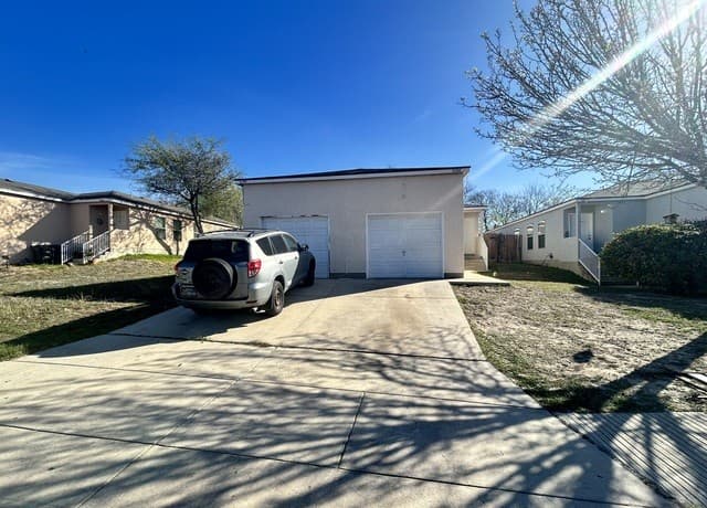 5046 Anacacho St — photo 1