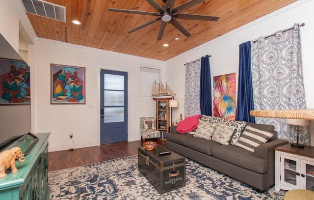 235 Belmont — photo 3