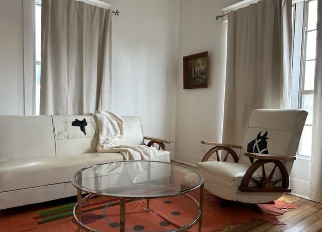 2213 N Flores — photo 3