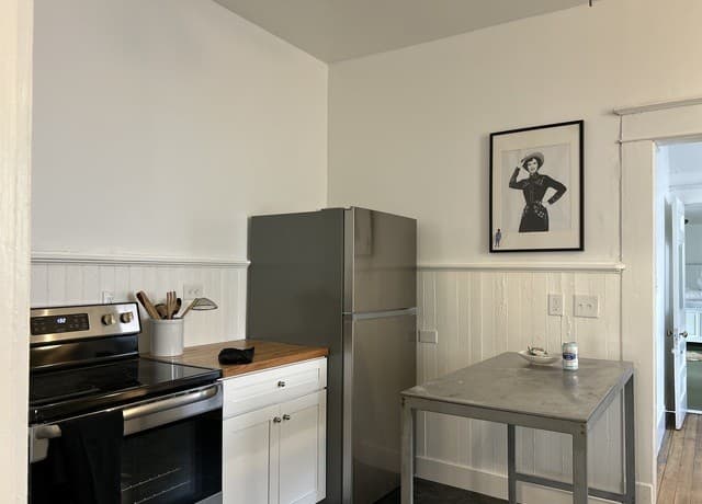 2213 N Flores — photo 5