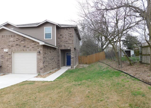 8706 8th St Unit 2 — photo 1