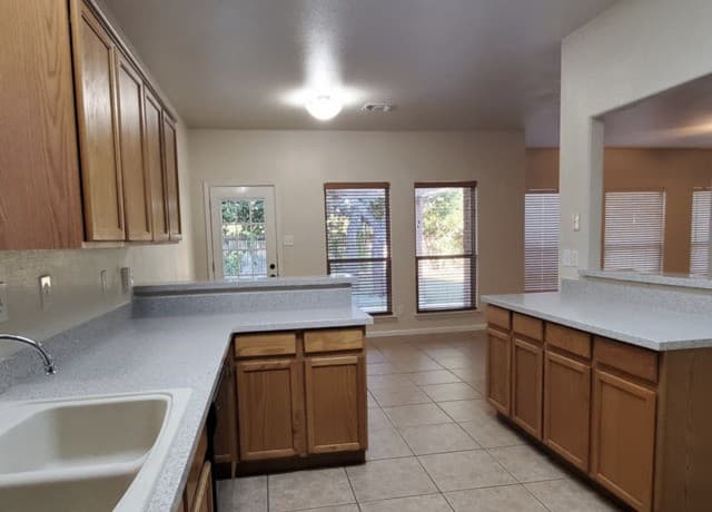 8619 Branch Hollow — photo 5