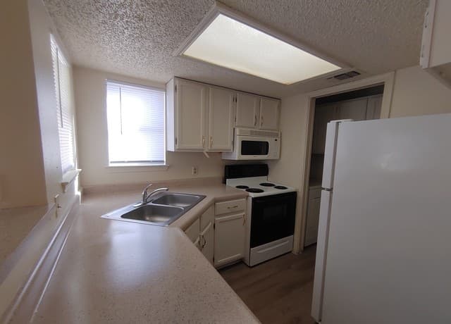 6350 Cambridge Unit #1 — photo 4