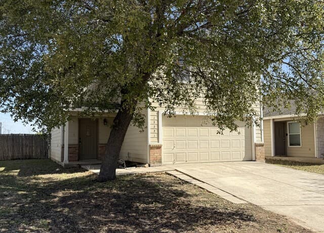 3-bedroom rental at 12251 Autumn Cherry in San Antonio TX