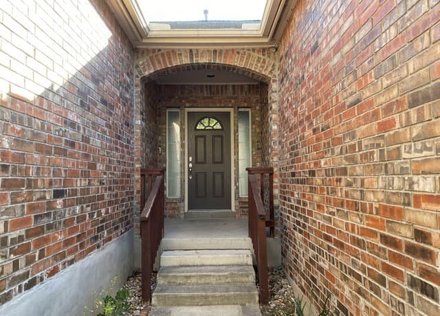 15518 Portales Pass — photo 2