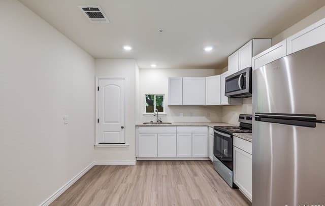 7302 Mary Abbott Unit 104 — photo 4