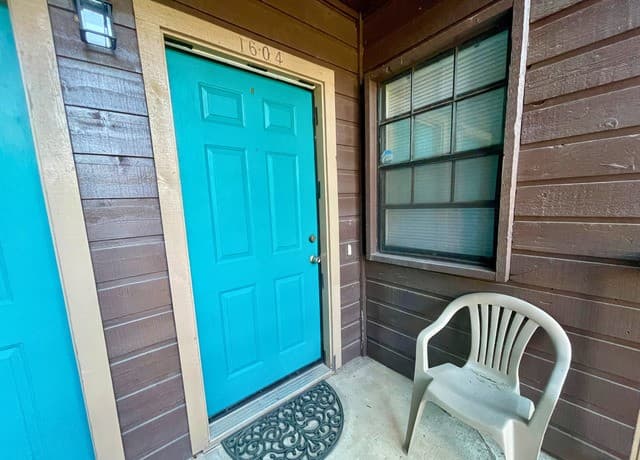 2-bedroom rental at 4212 Medical Dr Unit 1604 in San Antonio, TX — photo 2