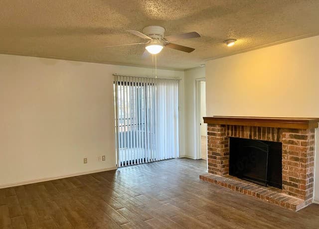 2-bedroom rental at 4212 Medical Dr Unit 1604 in San Antonio, TX — photo 3