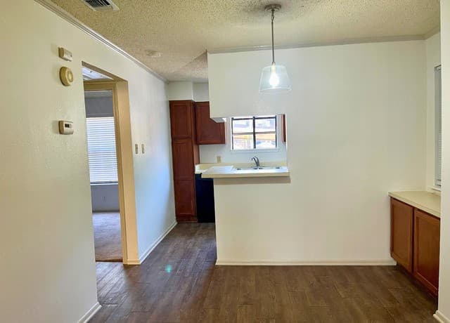 2-bedroom rental at 4212 Medical Dr Unit 1604 in San Antonio, TX — photo 5