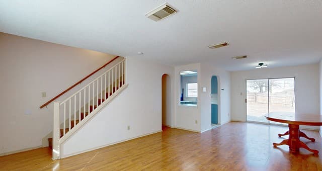 3-bedroom rental at 10127 Sunset Pl in San Antonio, TX — photo 3