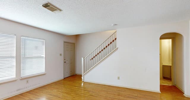 3-bedroom rental at 10127 Sunset Pl in San Antonio, TX — photo 4