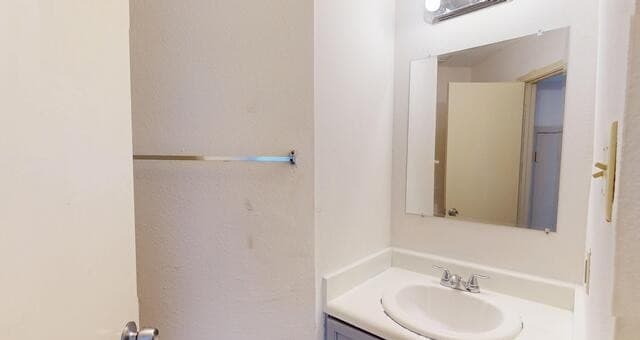 3-bedroom rental at 10127 Sunset Pl in San Antonio, TX — photo 5