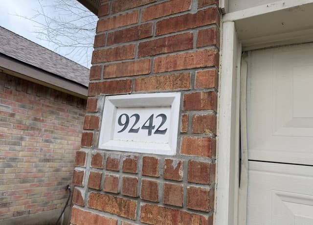 3-bedroom rental at 9242 Ingleton in San Antonio TX
