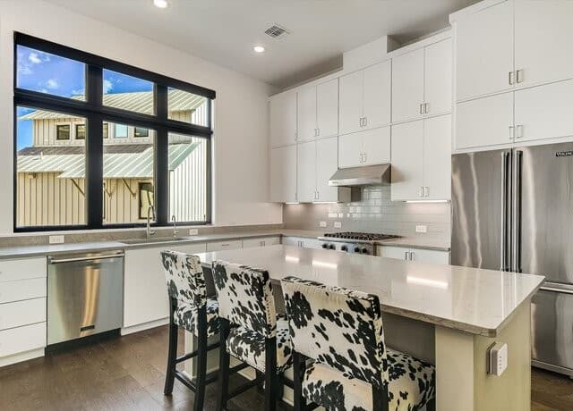 1226 S Presa Unit UNIT 105