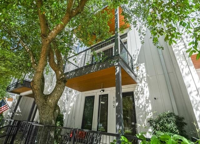 1226 S Presa Unit UNIT 105 — photo 3