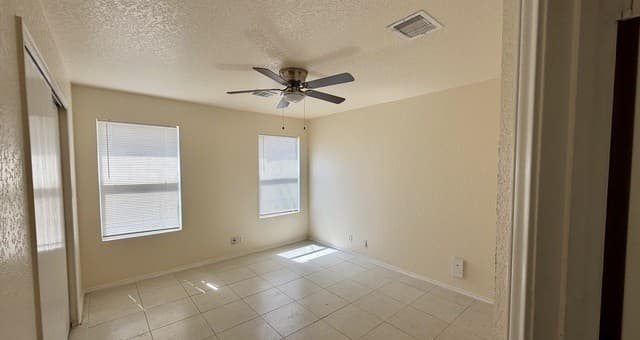 3-bedroom rental at 10026 Sungate Park in San Antonio, TX — photo 5