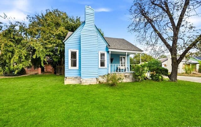 479 E Magnolia — photo 2