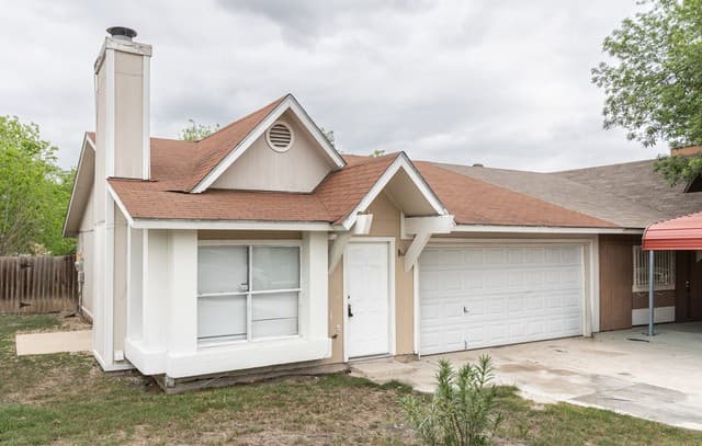3-bedroom rental at 9643 Bratton in San Antonio, TX — photo 2