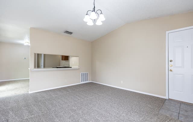 3-bedroom rental at 9643 Bratton in San Antonio, TX — photo 5