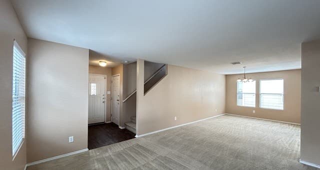 3-bedroom rental at 12227 Autumn Cherry in San Antonio, TX — photo 3