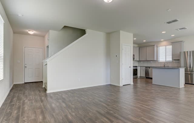 3-bedroom rental at 10938 Willow View in San Antonio, TX — photo 4
