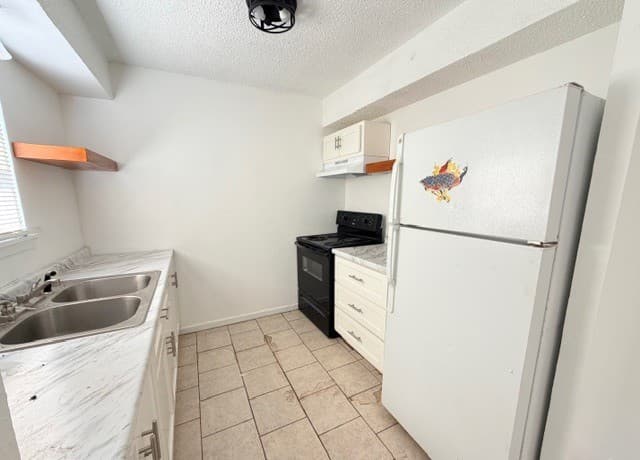 2-bedroom rental at 1418 Romero Unit 1 in San Antonio, TX — photo 5