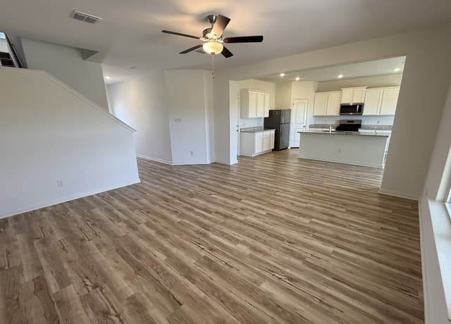 4-bedroom rental at 11978 Luckey Villa in San Antonio, TX — photo 3
