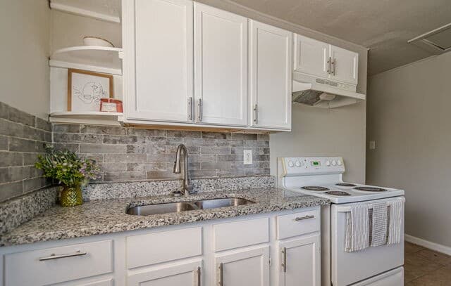 1-bedroom rental at 2323 Arbor Place Unit 1 in San Antonio, TX — photo 4