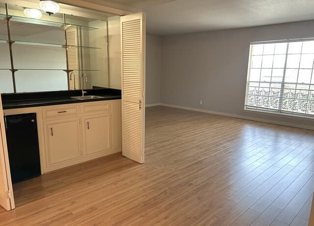 7500 Callaghan Unit 350 — photo 2