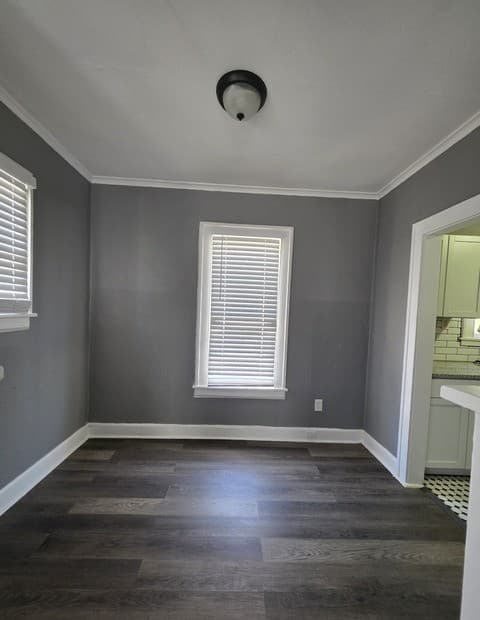 1-bedroom rental at 930 E Grayson Unit 2 in San Antonio, TX — photo 4