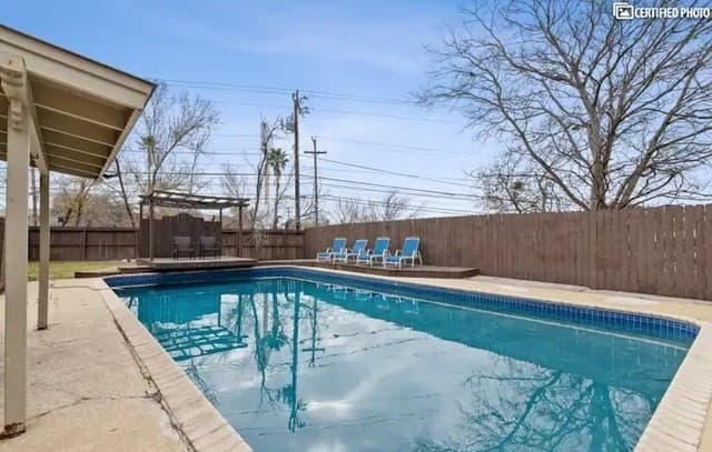 105 Gladiola Unit B — photo 2