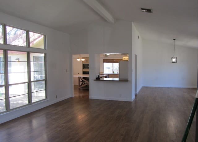 3-bedroom rental at 1947 Encino Belle St in San Antonio, TX — photo 4