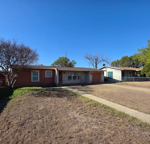 226 Antrim — photo 2