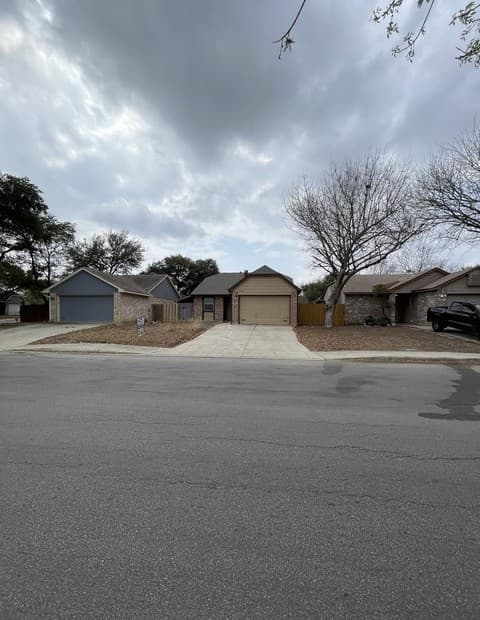 3-bedroom rental at 2730 Mud Lake in San Antonio TX