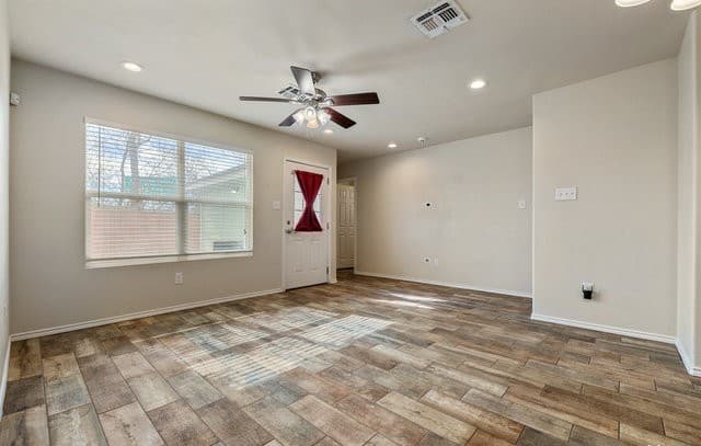 342 Ferris — photo 4