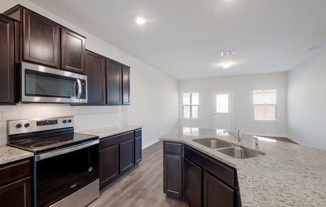 2926 Wentwood — photo 3