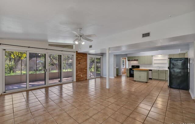 414 Laramie Dr — photo 3