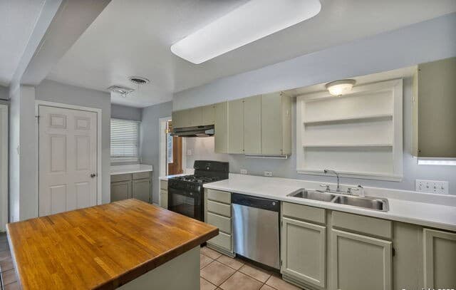 414 Laramie Dr — photo 5