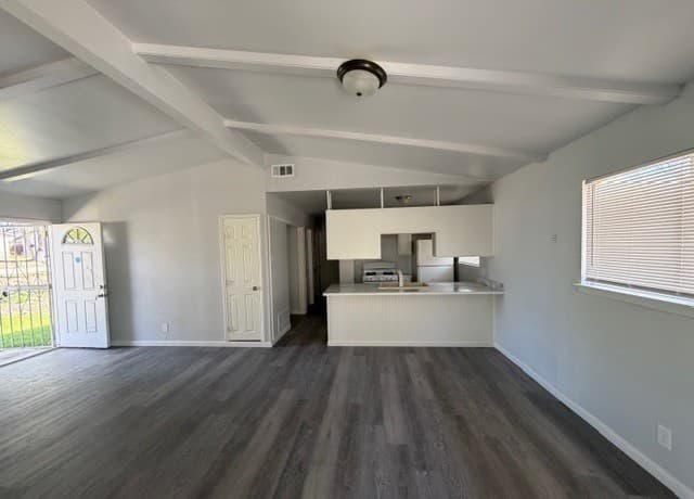 4843 Castle Shield — photo 3