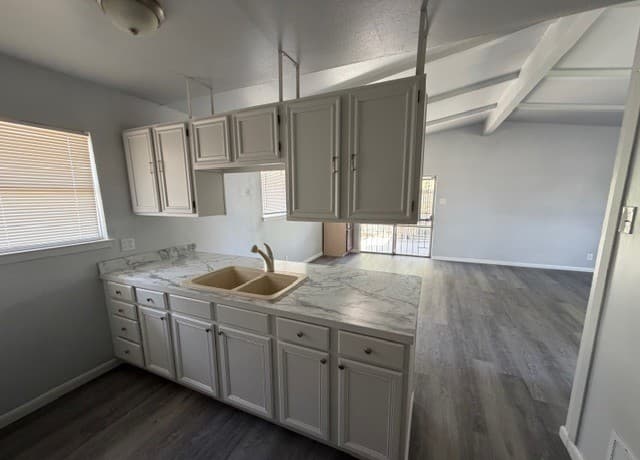 4843 Castle Shield — photo 5