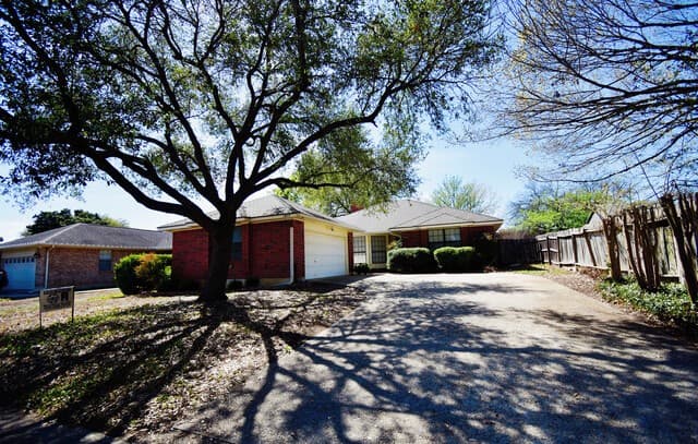 1409 Greenwood — photo 2