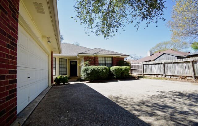 1409 Greenwood — photo 3