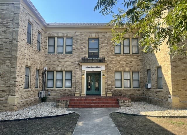 128 W Magnolia Ave Unit 8 — photo 1