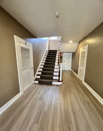 128 W Magnolia Ave Unit 8 — photo 2