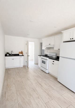 1411 Lamar — photo 2