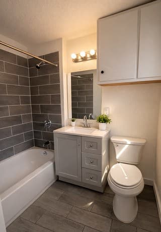 1411 Lamar — photo 5