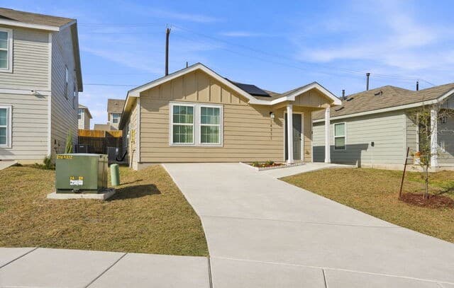 3-bedroom rental at 10231 Mesa Medina in San Antonio, TX — photo 2