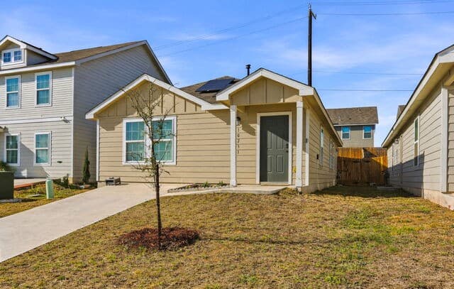 3-bedroom rental at 10231 Mesa Medina in San Antonio, TX — photo 3